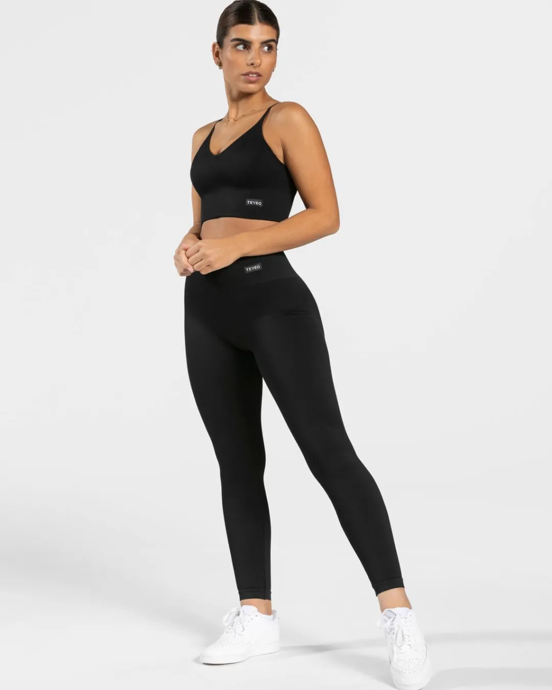 TEVEO Sports Bras*Elegant Cross Top "Schwarz"