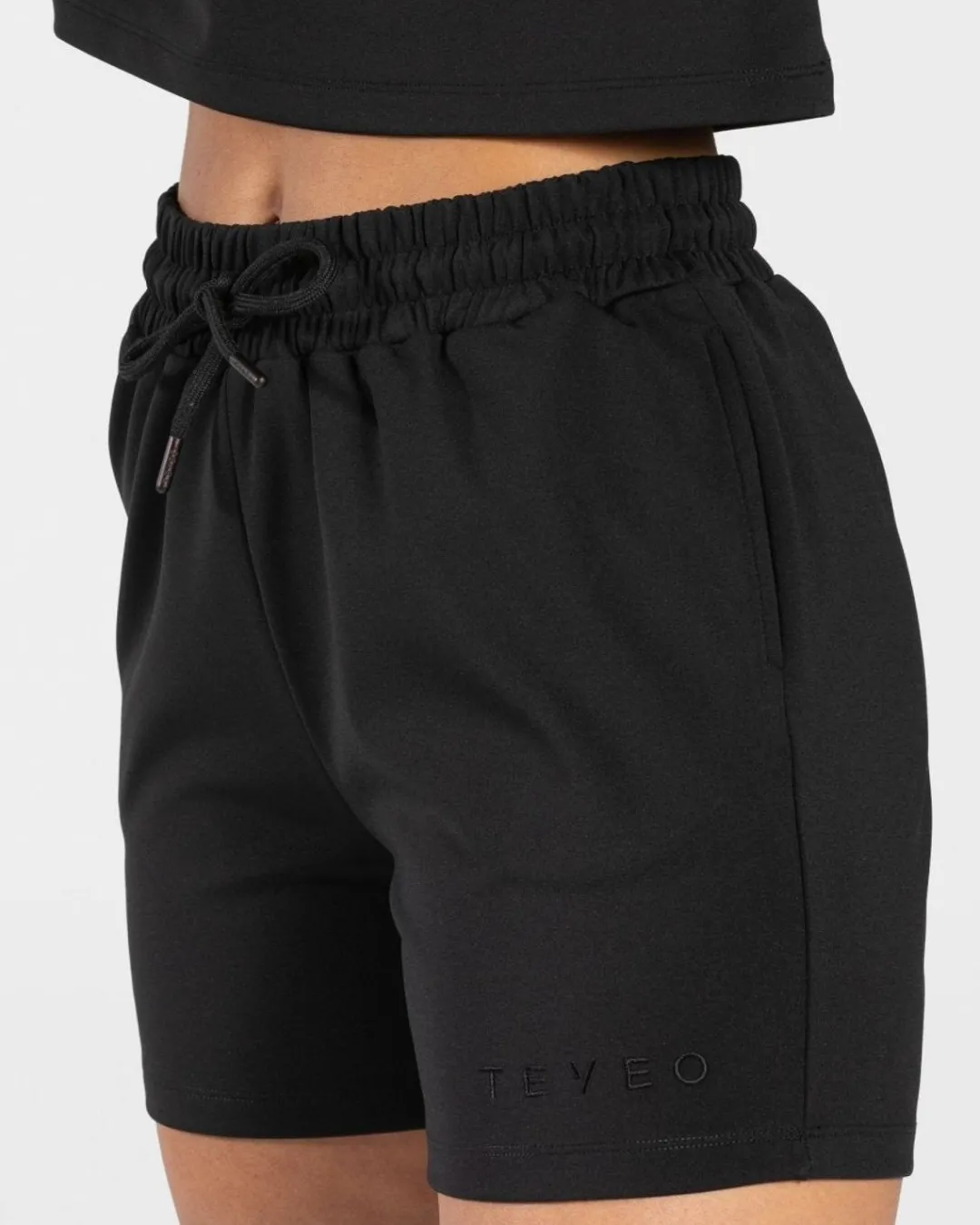 TEVEO Shorts*Charming Oversized Short "Schwarz"