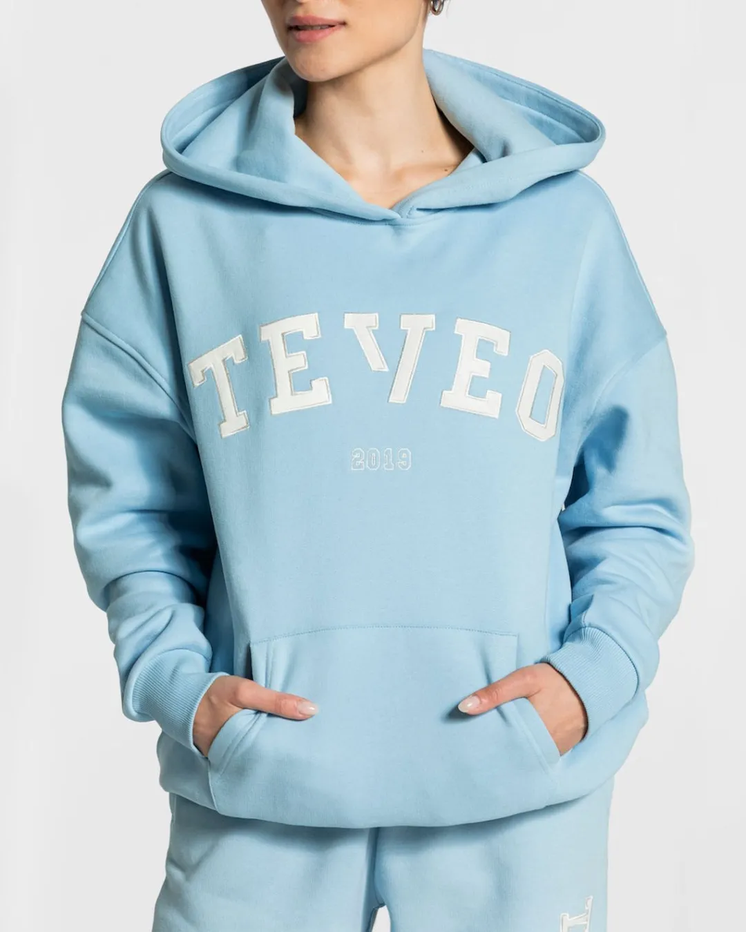 TEVEO Hoodies & Jackets*College Oversized Hoodie "Babyblau"