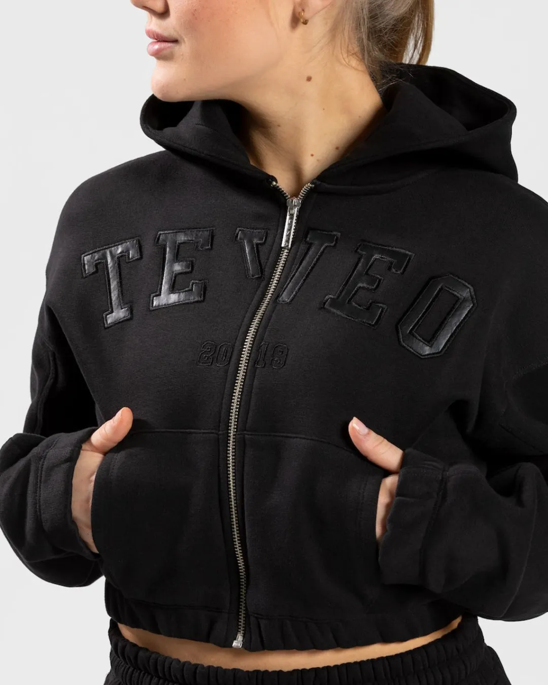 TEVEO Hoodies & Jackets*College Zip Hoodie "Schwarz"