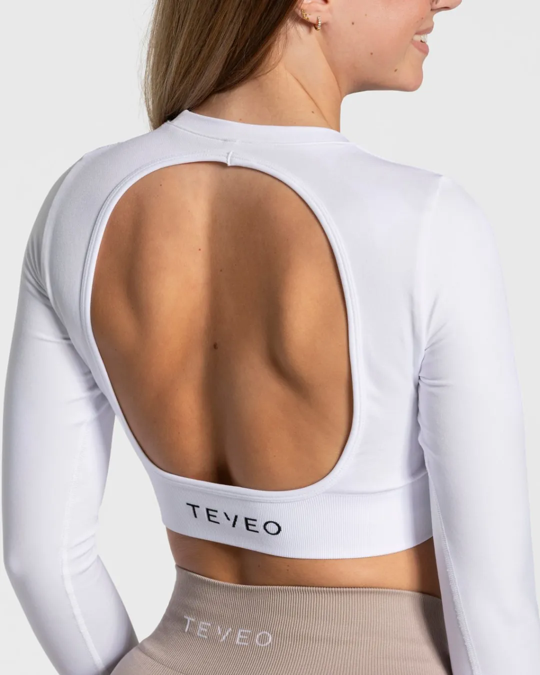 TEVEO Longsleeves*Everyday Cut Out Longsleeve "Weis"